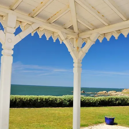 Sleeps 14 Pool